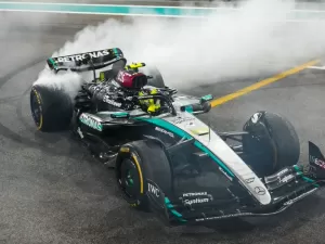 F1: Hamilton revela emoção com último "hammertime" no rádio da Mercedes