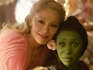 Glinda é gay em Wicked? Ariana Grande, Cynthia Erivo e Kristin Chenoweth surpreendem ao falar de sexualidade de personagens