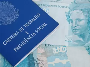 Desemprego no Brasil despenca para o menor nível em mais de uma década