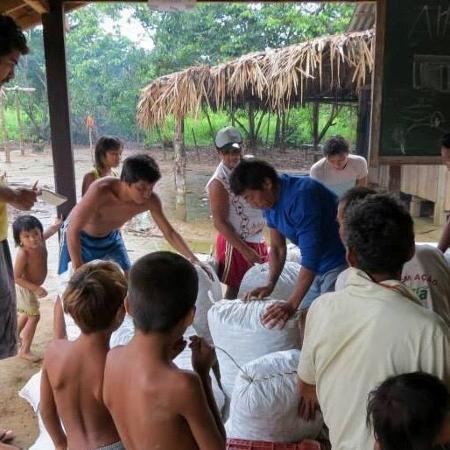 Alvos de ataques de garimpeiros há uma semana, índios Yanomami pedem socorro - Reprodução/Facebook