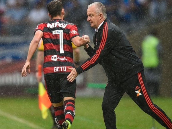 Dorival Jr pratica a Lei da Selva, em que a ética é detalhe