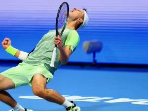 Sensação em Doha, Mensik revela ser fã de Djokovic