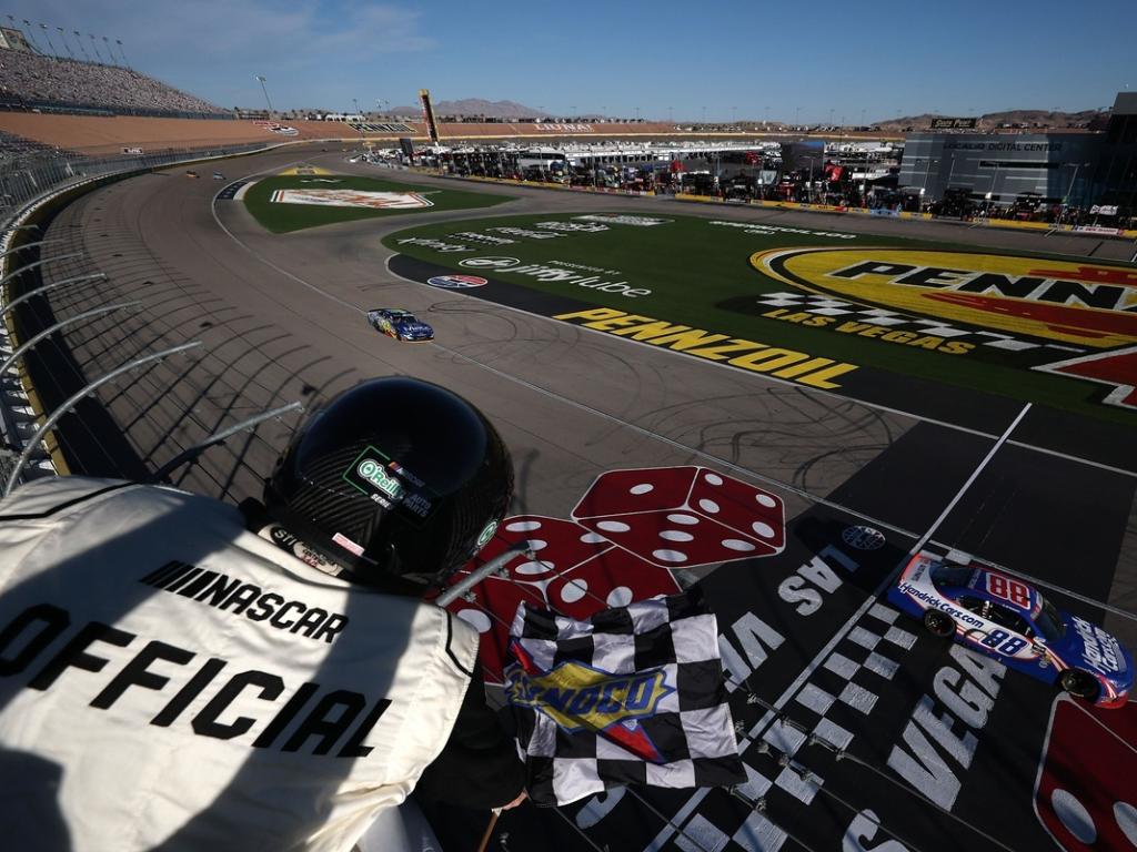 NASCAR O'Reilly: Larson surge no fim e vence em Las Vegas - undefined