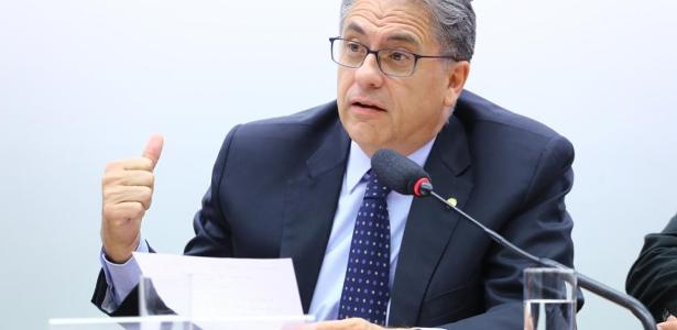 Comissão adia a votação da MP alternativa ao IOF para a véspera de caducar