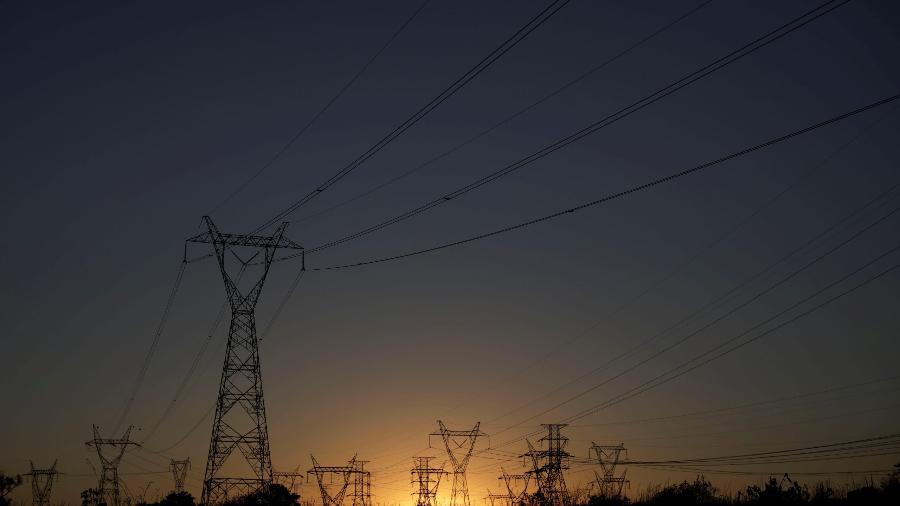 Torres e linhas de transmissão de energia em Brasília (DF) - Ueslei Marcelino/Reuters