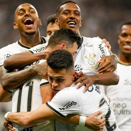 Corinthians encaminhou sua passagem para a próxima fase da Copa do Brasil com goleada sobre o Santos - Reprodução TV