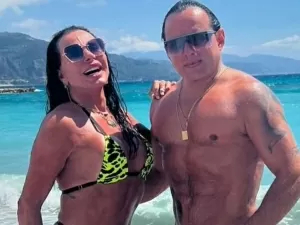 Gretchen exibe situação atual de seu corpo e do marido em fotos na praia