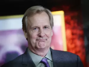 Jeff Daniels fará retorno à comédia na 3ª temporada de “Shrinking”, do Apple TV+