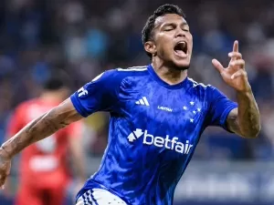 Verón marca mais uma vez, e Cruzeiro bate o Athletico-PR no Mineirão