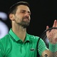 Djokovic esbanja bom humor apesar da derrota e brinca com idade