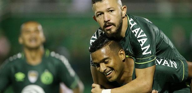 Reinaldo comemora bom momento na Chapecoense: "A estrutura do clube é boa"