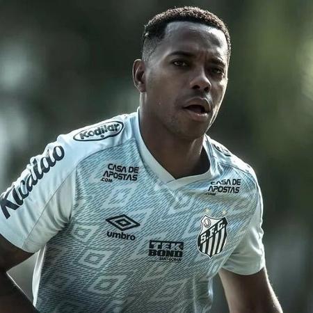 Santos deve tirar foto de camarote, mas vai manter Robinho em Memorial