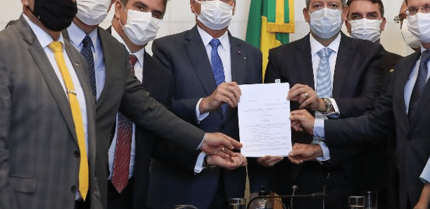 Jair Bolsonaro é a cortina de fumaça do sistema - 10/08/2021 - Vimarsana News