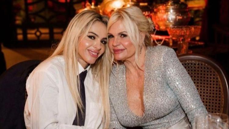 Monique Evans celebra 9 anos de relacionamento com Cacá Werneck: "Almas gêmeas"