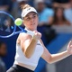 Noskova prev&ecirc; duelo veloz e intenso contra Sabalenka