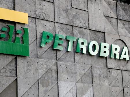 CVM abre processo contra Petrobras após fala de Bolsonaro sobre preços -  06/12/2021 - UOL Economia