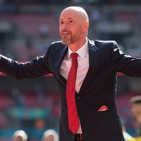 Erik Ten Hag foi o primeiro trocado na Inglaterra nesta temporada