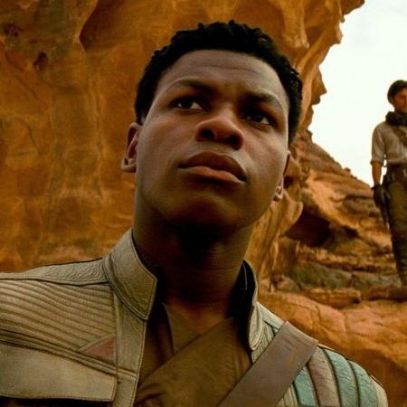 John Boyega é um dos protagonistas de Star Wars: A Ascensão Skywalker - Divulgação