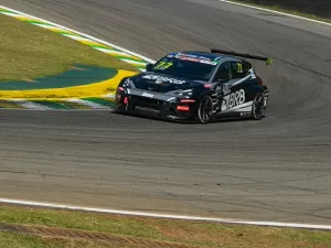 Raphael Reis completa corridas do TCR South America em El Pinar em domingo de poucas oportunidades