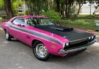 Dodge Challenger T/A: ao volante de uma lenda - https://carsughi.uol.com.br/wp-content/uploads/2025/02/dodge-challenger-ta-ao-volante-de-uma-lenda.jpg
