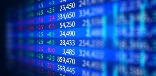 Dólar sobe ante real e Bolsa cai em dia influenciado por Ata do Copom