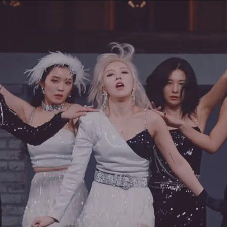 Red Velvet no clipe de Psycho - YouTube