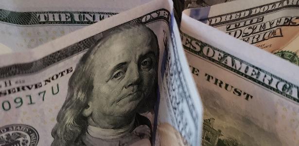 Dólar vai a R$ 5,57 após 3ª alta seguida; Ibovespa sustenta 160 mil pontos