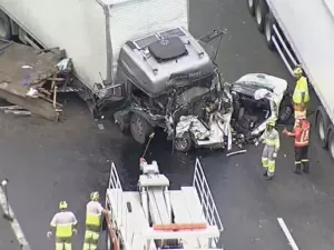 Acidente deixa ao menos quatro mortes na Rodovia dos Bandeirantes