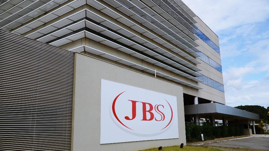JBS é multada nos EUA por não proteger funcionários do covid-19 - Shutterstock