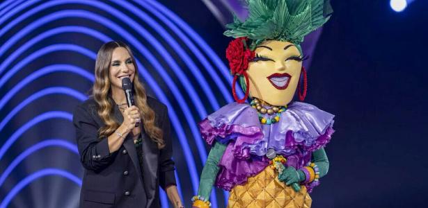 Ivete Sangalo e Abacaxi no palco do 'The Masked Singer Brasil'