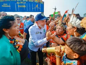 Em meio à onda de queimadas em todo o país, Lula anuncia criação da Autoridade Climática