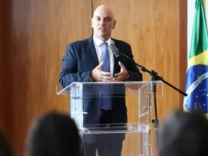 "Redes sociais devem seguir leis brasileiras para operar", afirma Alexandre de Moraes