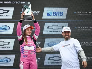 Bruna Tomaselli estreia na Stock Car substituindo Marcos Gomes na Super Final