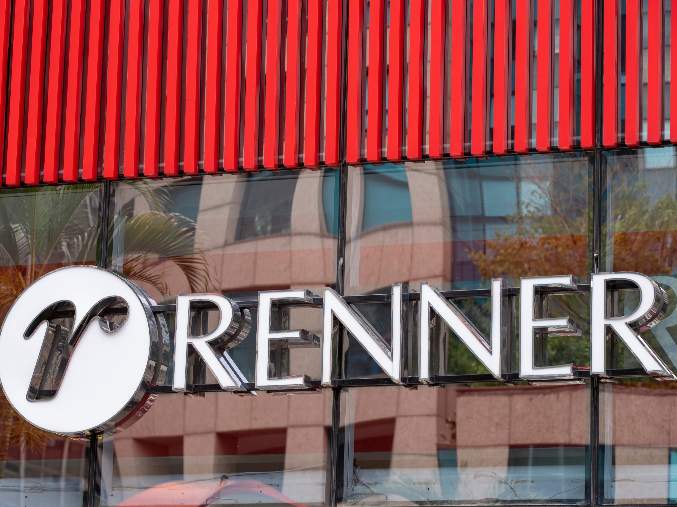 Renner, Iguatemi, Bradesco: veja quem foi bem e em quais ações investir