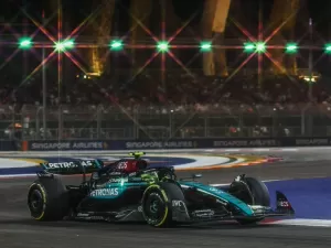 Hamilton explica declínio da Mercedes após férias da F1