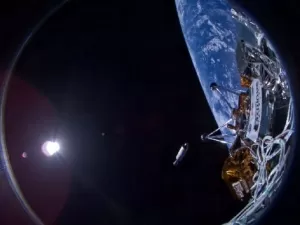 Robô espacial Odysseus entra em órbita lunar e tira 1ª foto da Lua; veja