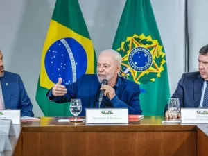 'Temos que tirar de alguém', diz Lula sobre proposta de imposto mínimo de milionários