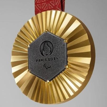 Medalha de ouro que será entregue aos atletas nos Jogos de Paris-2024