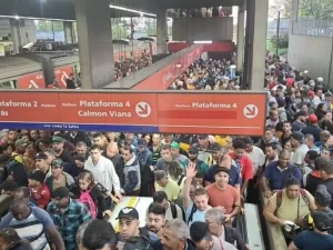 Descarrilamento de trem na linha 11-Coral da CPTM causa transtornos na manhã desta quarta-feira (18)