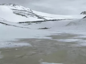 Lago misterioso na Antártida abriga ecossistema único