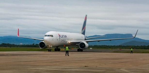 Guerra entre EUA e Irã afeta preços das passagens no Brasil, diz professor