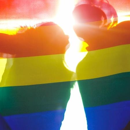 Detenção ocorreu após manifestantes impedirem polícia de prender ativista LGBT que pendurava bandeiras do arco-íris em estátuas de Varsóvia - Bandeira LGBT (Foto Ilustrativa)