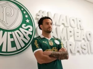 Felipe Anderson se apresenta ao Palmeiras e já inicia os treinamentos 