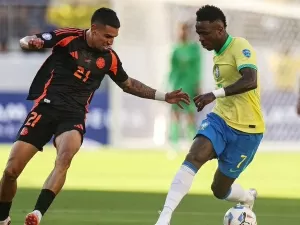 Vinicius Júnior promete camisa a lateral da Colômbia; veja o vídeo