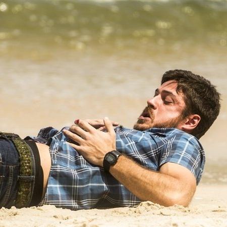 Zeca (Marco Pigossi) vai levar um tiro em "A Força do Querer" - Globo/João Miguel Júnior