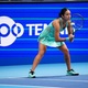 Eala passa bem pela estreia em T&oacute;quio; Chwalinska e Bencic desistem