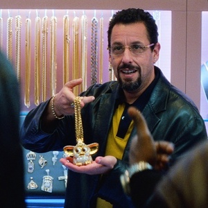 Crítica | Jóias Brutas traz a melhor atuação da carreira de Adam Sandler - Foto: Reprodução/A24