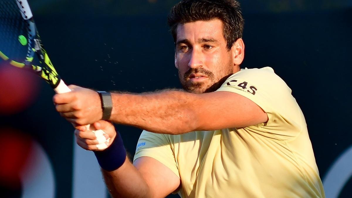Orlandinho conta com desistência e avança no quali no Estoril