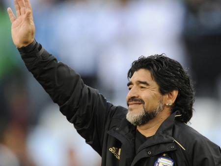 Justiça argentina apreende celular de motorista de Maradona