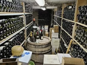 Roubo de 7 mil garrafas de vinho na Borgonha e ato de vandalismo na Espanha